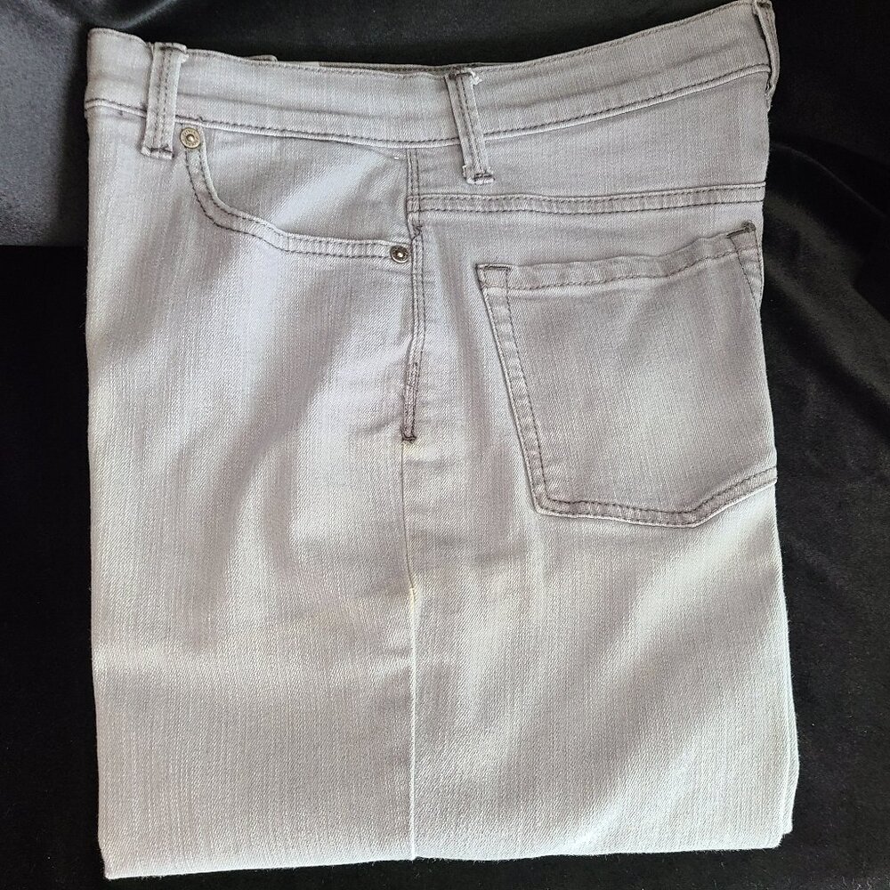 Gloria Vanderbilt Amanda Jeans - Grey, size 6L